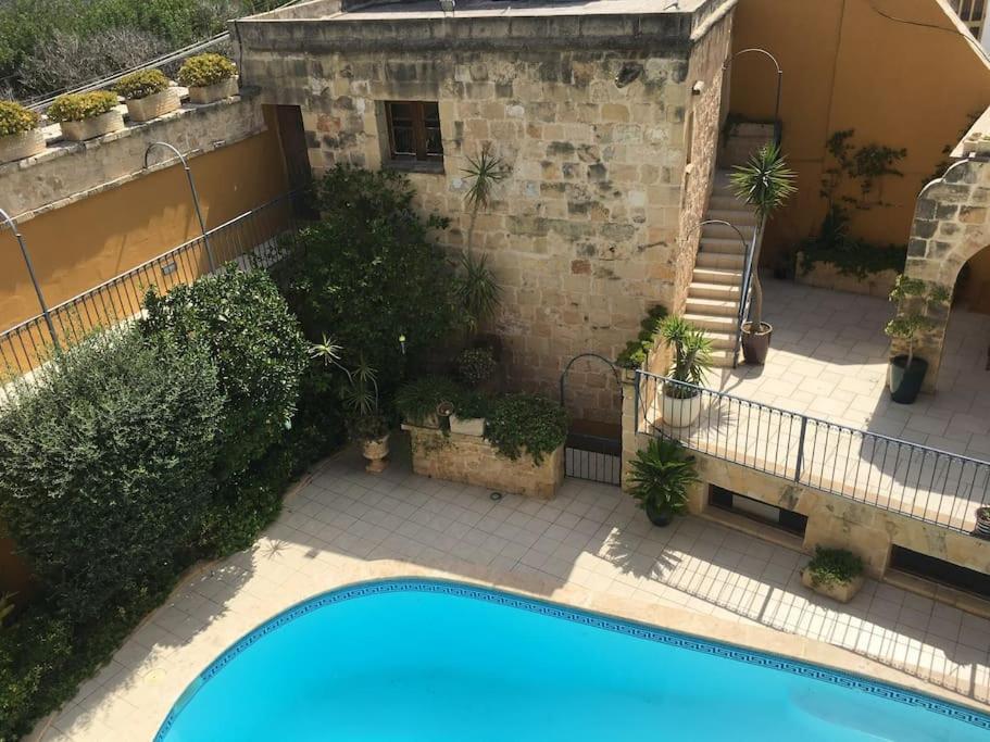 Studio Apartment With Pool In House Of Character. Birkirkara Exterior foto