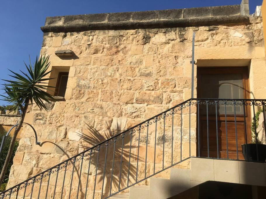 Studio Apartment With Pool In House Of Character. Birkirkara Exterior foto